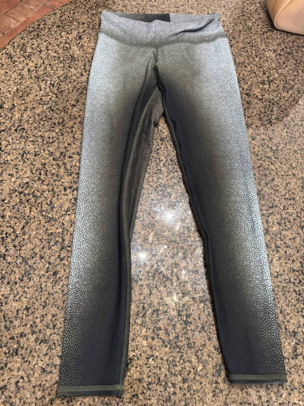 Niyama Sol Olive Shagreen Leggings